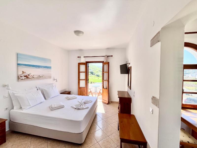 Studio with Sea View image 1