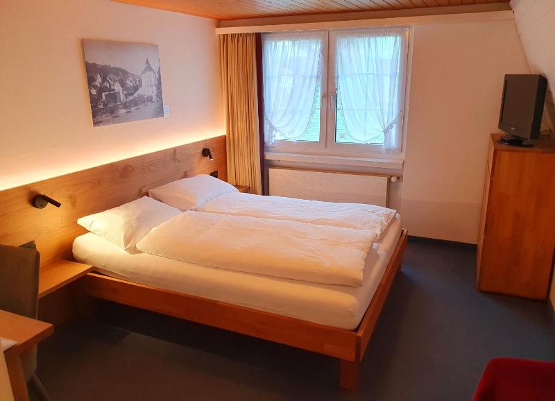 Double Room image 4