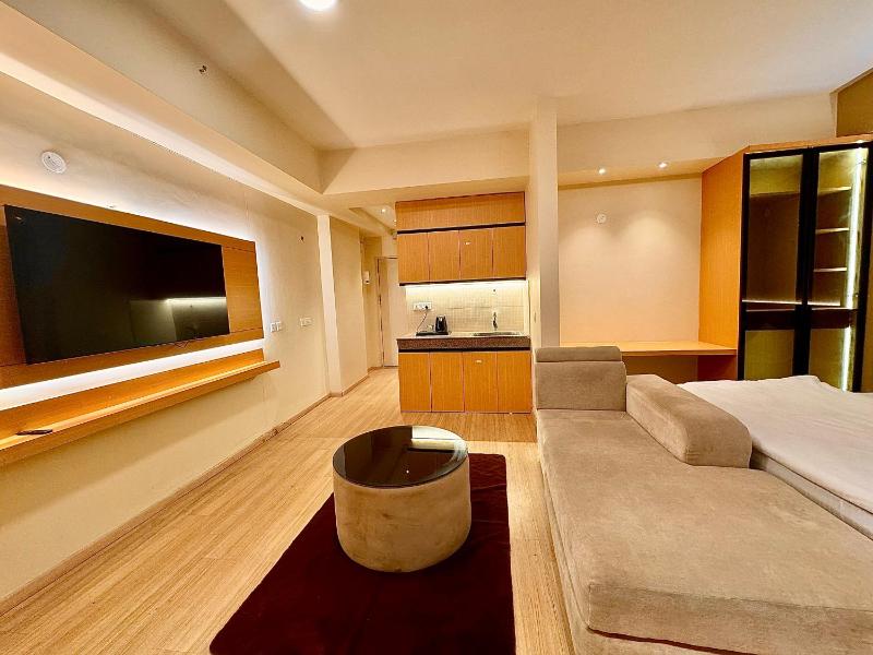 Bee Hive Stay | DLF myPad - image 16