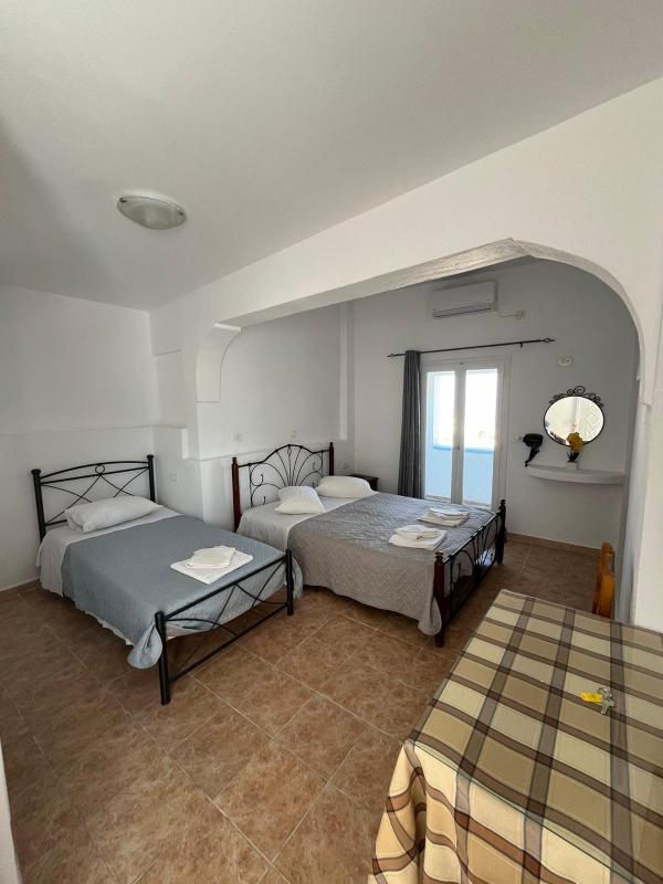 Triple Room with Sea View image 1