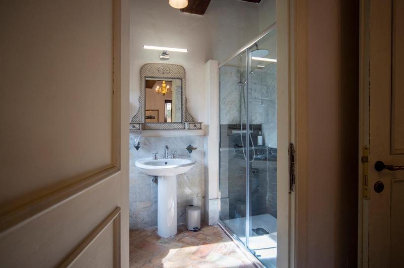 Superior Queen Room image 3