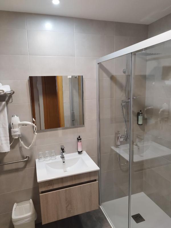 Standard Double Room image 2