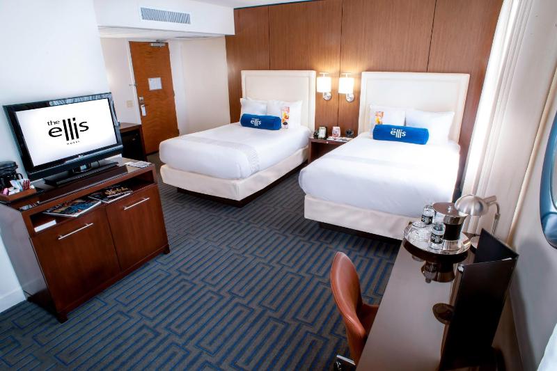 Deluxe Double Room image 3