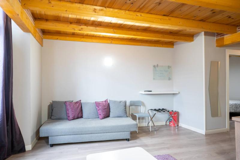 Studio Apartment image 2
