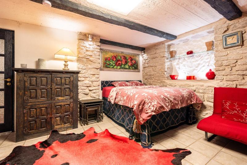 Authentic two-bedroom Apartment image 3