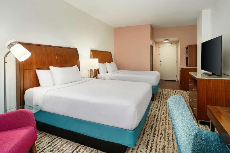 Queen Room with Two Queen Beds image 3
