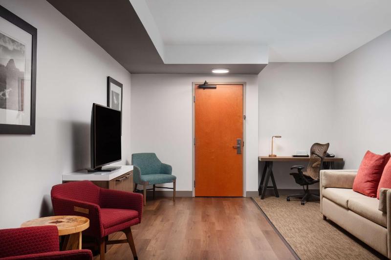 King Room image 2