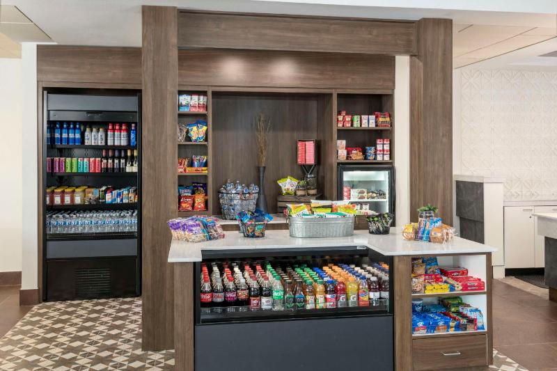 Hilton Garden Inn Scottsdale North/Perimeter Center - image 41