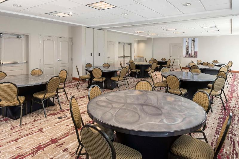 Hilton Garden Inn Scottsdale North/Perimeter Center - image 22