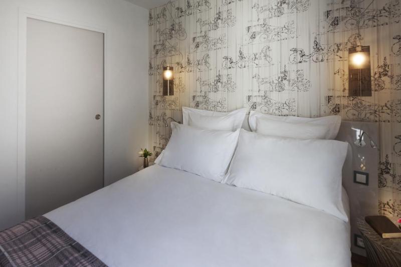 Classic Double Room image 1