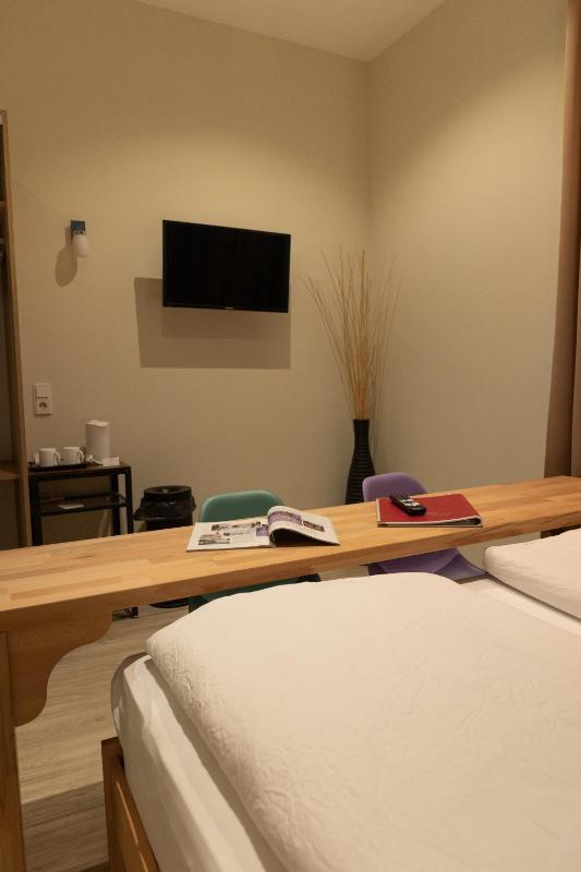 Small Double Room with Courtyard View image 2