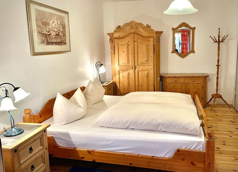 Double Room image 1