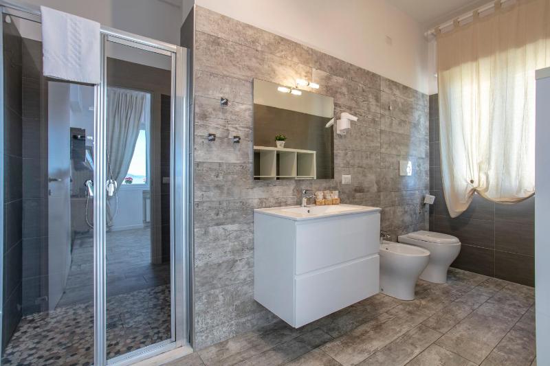 Double Room image 2