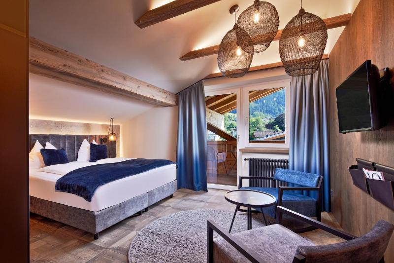 Superior Double Room image 1