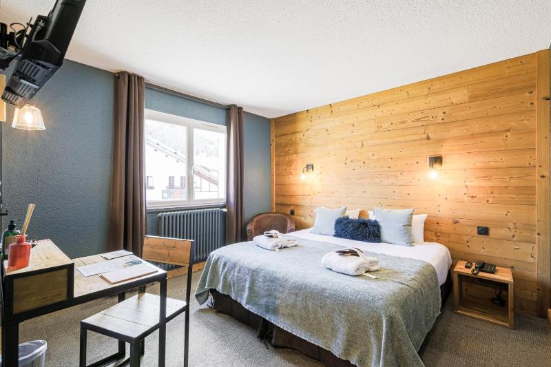 Standard Double Room image 4