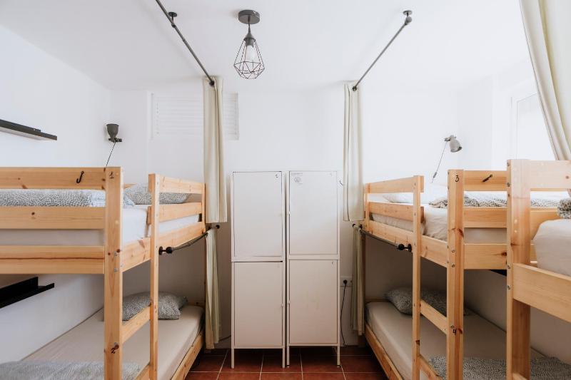 Bed in 6-Bed Dormitory Room image 3