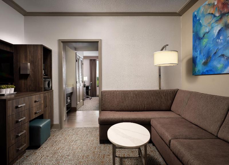 One Bedroom Queen Suite with Two Queen Beds - Sofa Bed image 4