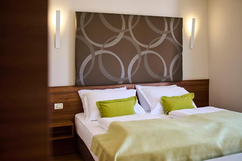 Superior Double Room image 2