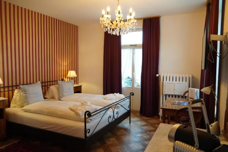 Classic Double Room image 1