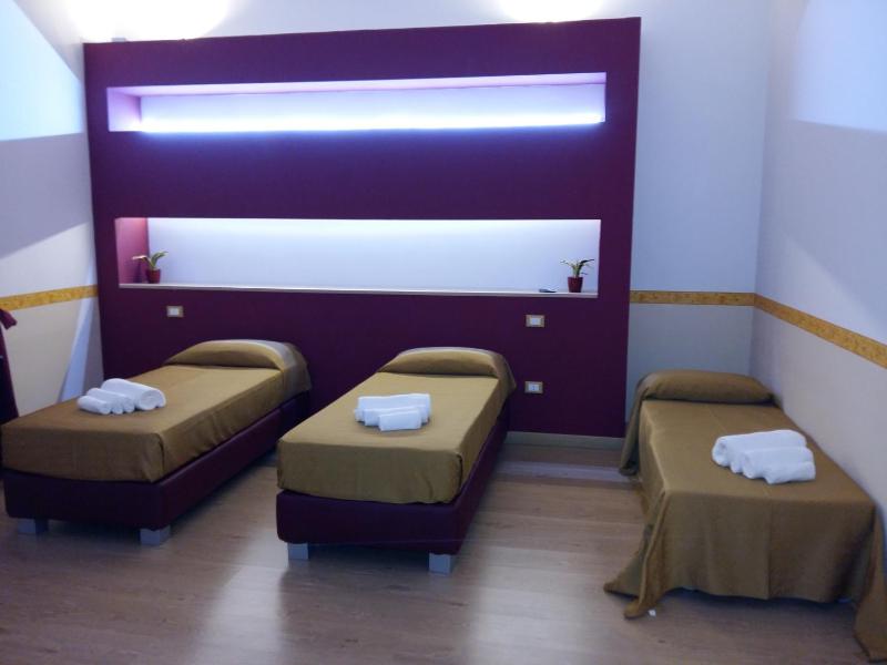 Classic Triple Room image 4