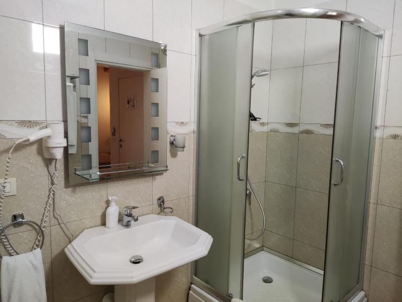 Double Room with Balcony image 3