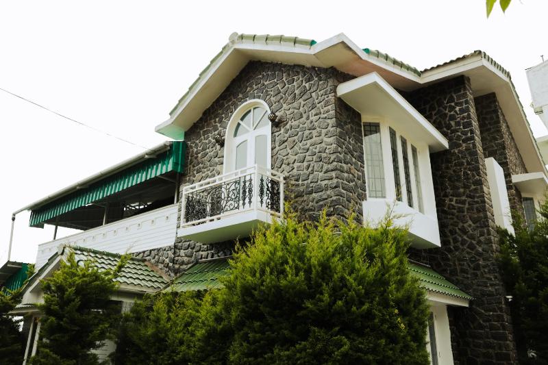Golden Vista - Luxury Homestay - image 11