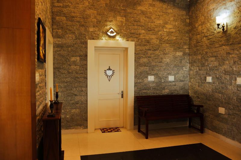 Golden Vista - Luxury Homestay - image 2