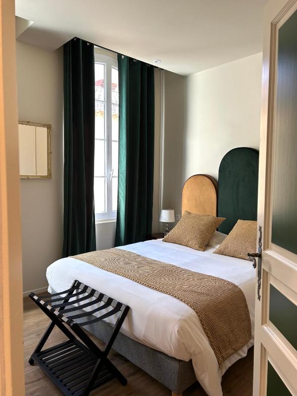 Superior Double Room image 3