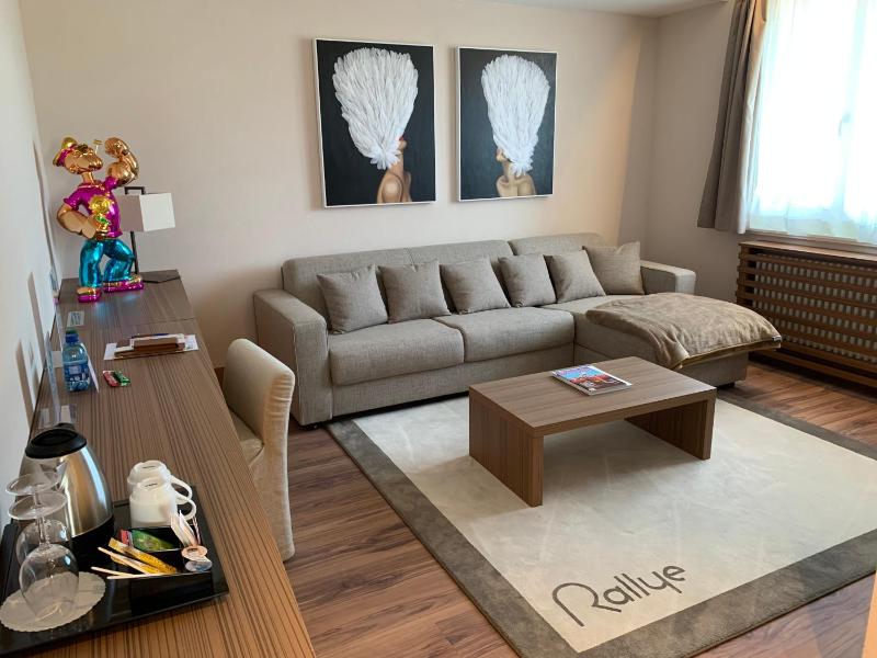 Suite with Mountain View image 4