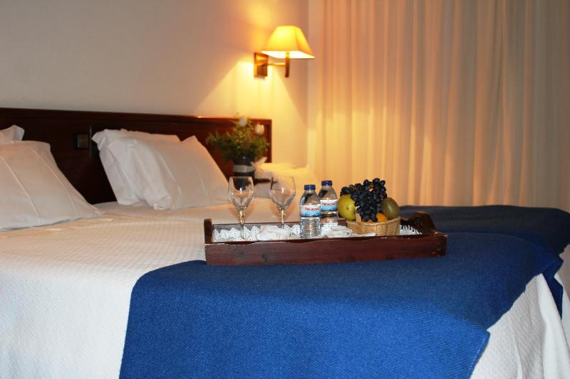 Double Room with Extra Bed image 4