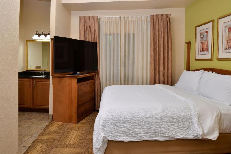 One-Bedroom King Suite image 3