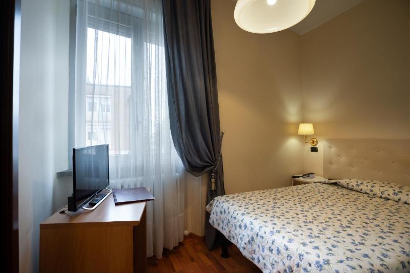 Single Room image 4