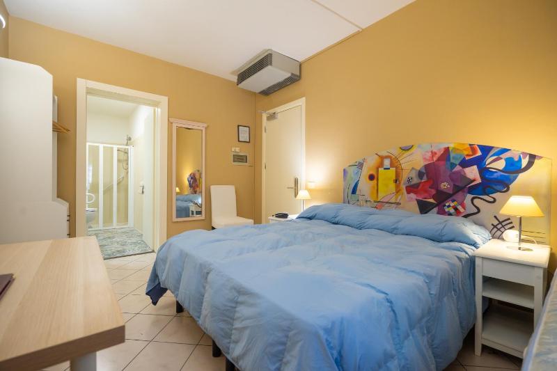 Triple Room image 3