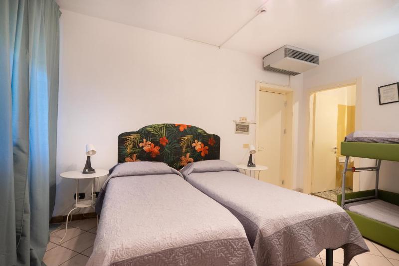 Quadruple Room image 3