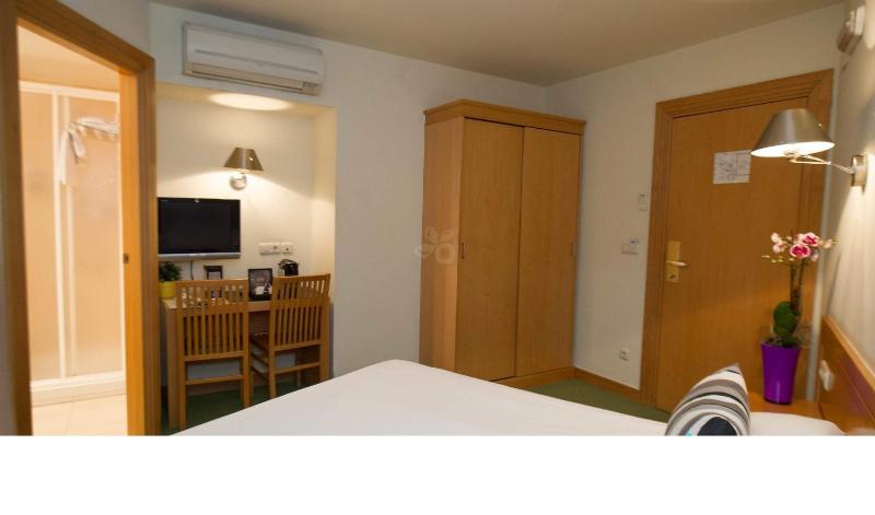 Hotel Zaragoza Plaza - image 37