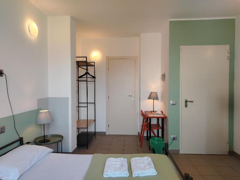 Quadruple Room with Private Bathroom image 3