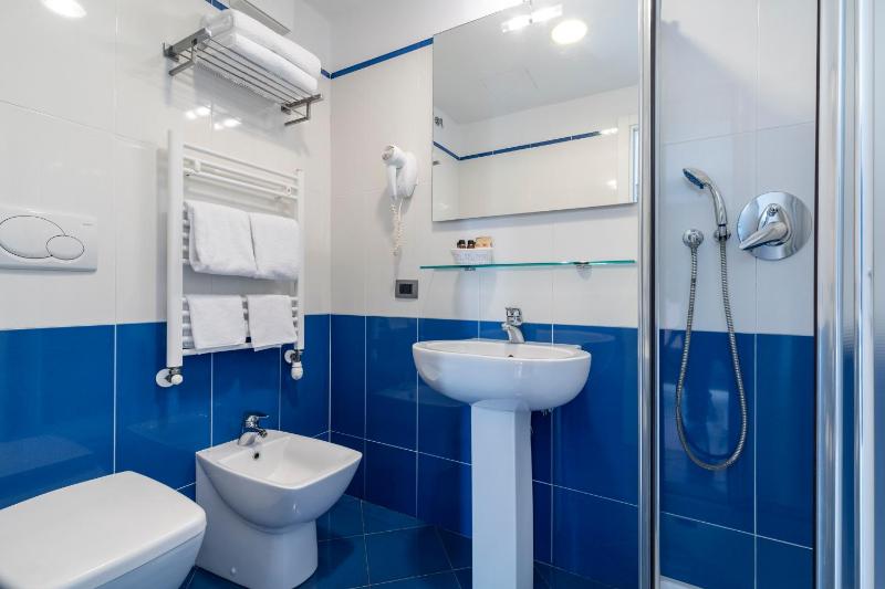 Triple Room image 4