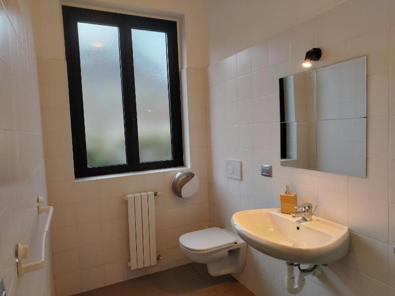 Economy Double or Twin Room image 3
