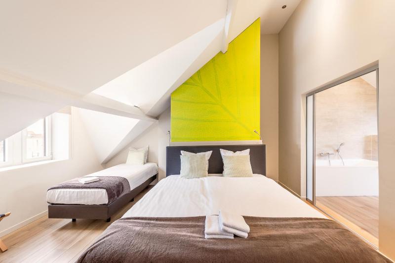 King Room image 3