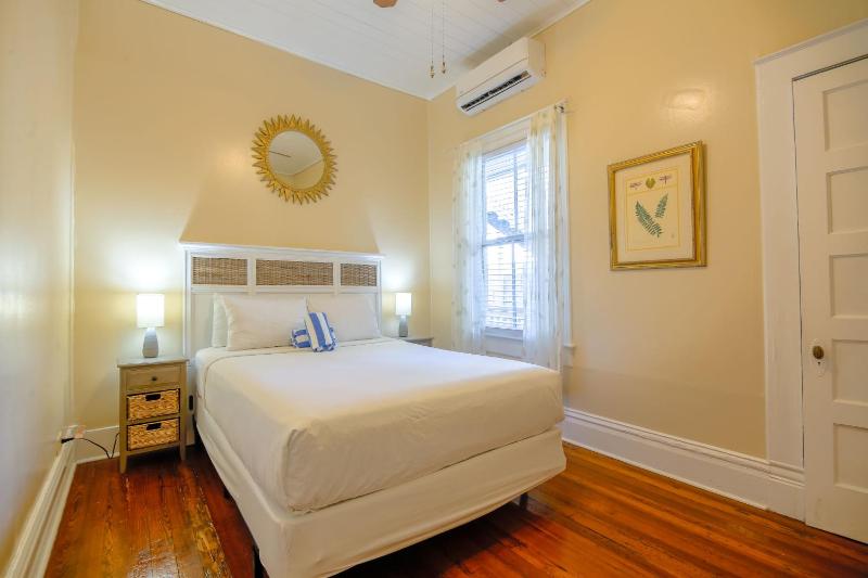 Queen Room with Sofa Bed ( Ambrosia Suite)  image 2