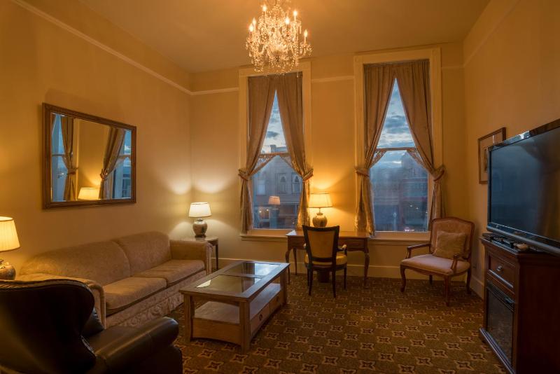King Suite image 2