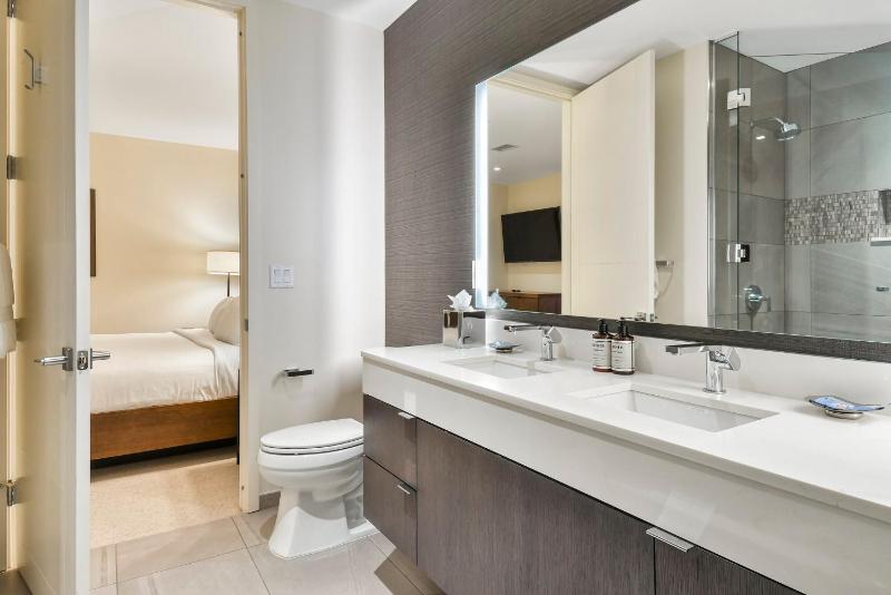 One-Bedroom Apartment image 3