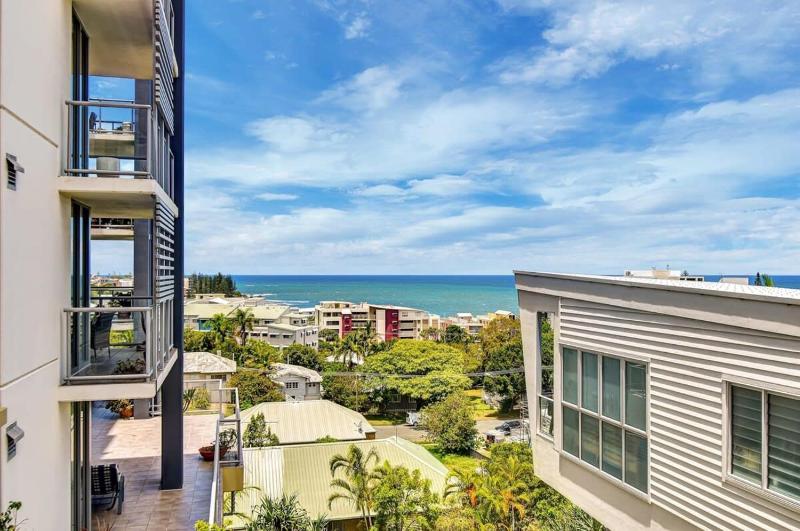Ocean Breeze Retreat: Kings Coastal Apartment - image 11