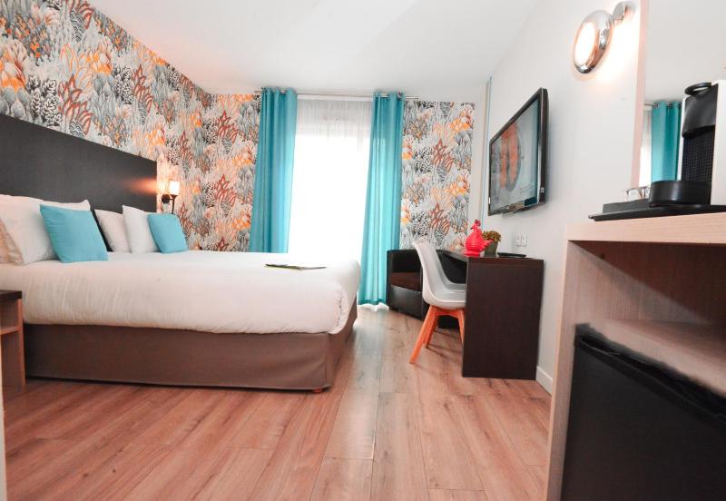 Double or Twin Room with Terrace image 1