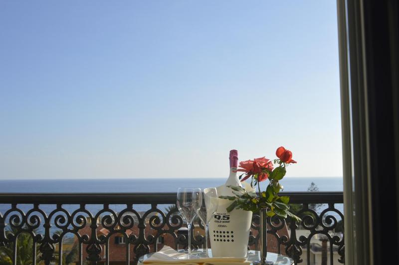 Double Room with Sea View image 1