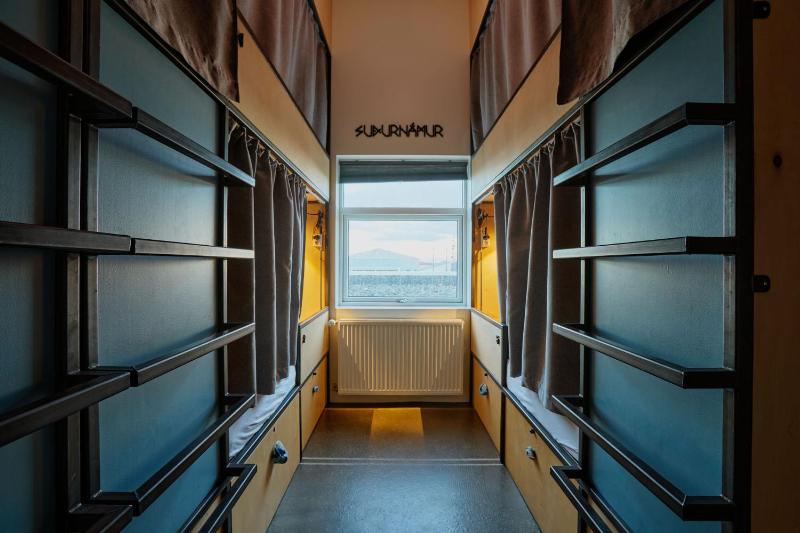 Bed in 6-Bed Mixed Dormitory Room image 4