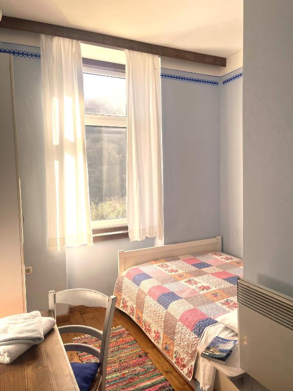 Single Room with Sea View image 2