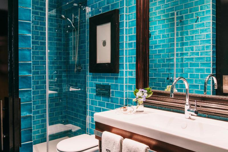 Double or Twin Room with Balcony image 3