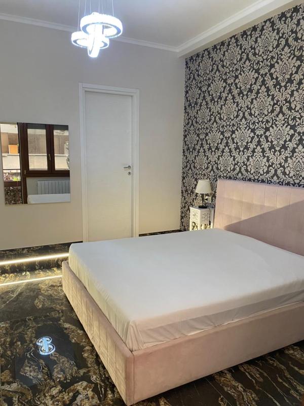 Large Double Room with Balcony image 3