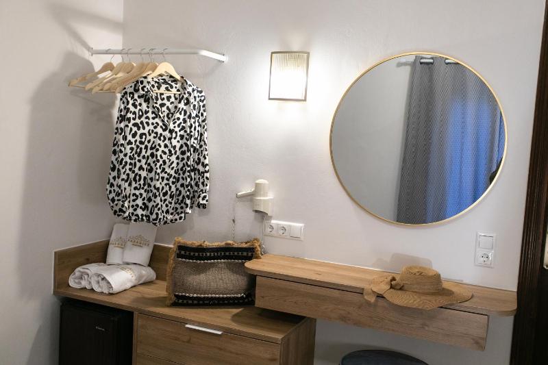 Triple Room image 3